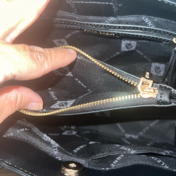 Anne Klein Black Saffiano Structured Crossbody Satchel Sturdy Handles - Picture 2 of 2